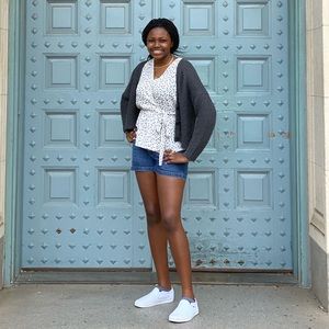 Meet your Posher, Elisha